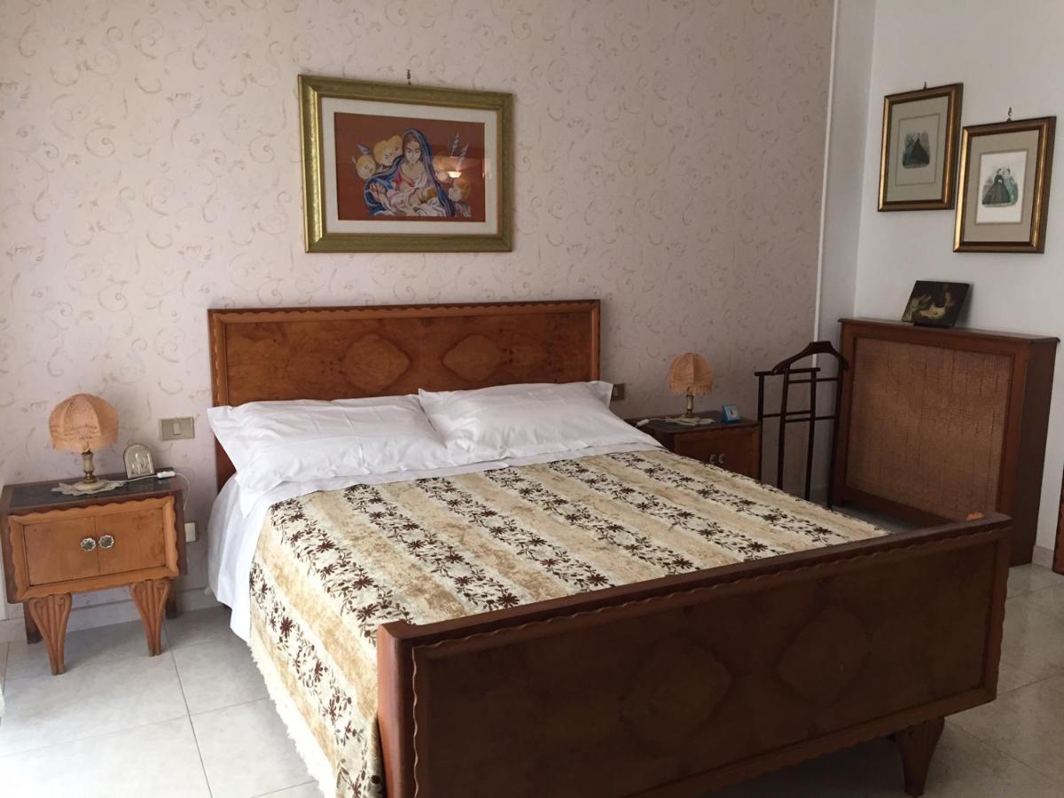 B&B Donna Porzia Трани Екстериор снимка